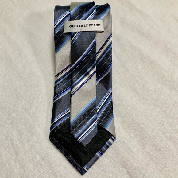 Geoffrey Beene Silk Tie - Picture 2 of 4